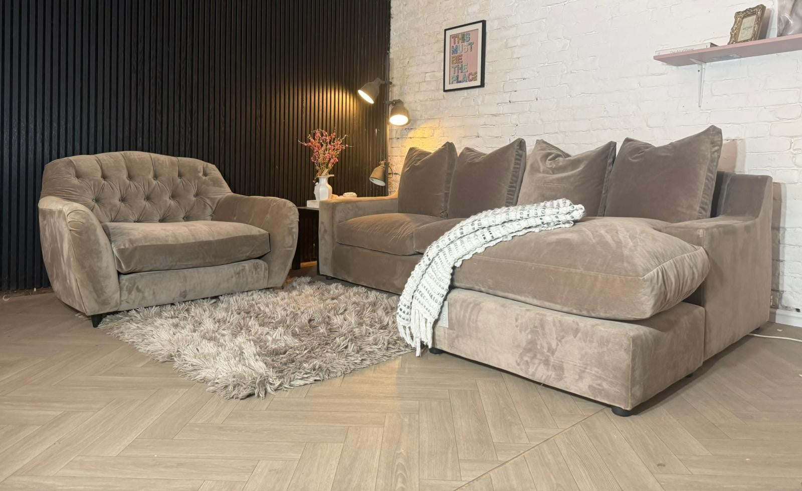 Loaf Oscar Chaise Sofa & Matching Chesterfield Armchair – Mocha – 253 x 170cm