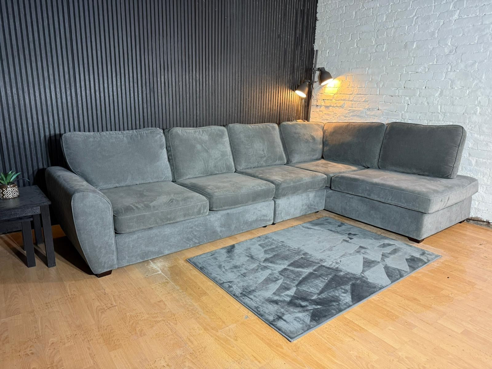 New Stock! High Street Brand DFS Orka Extra Large Corner Sofa – Grey