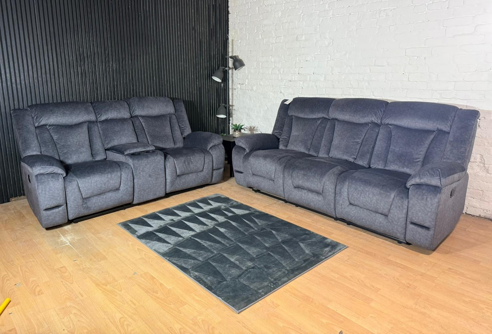 New Stock! High Street Brand SCS Sorrento Style Fabric 3&2 Manual Recliner Sofa