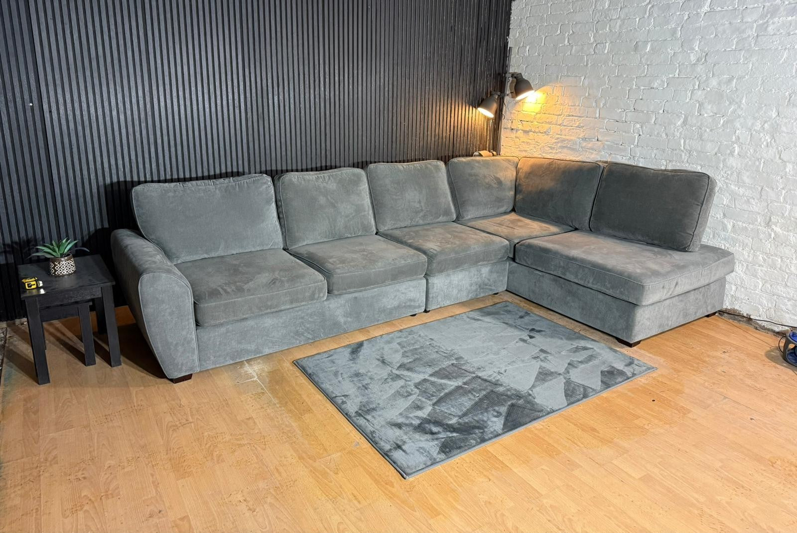 New Stock! High Street Brand DFS Orka Extra Large Corner Sofa – Grey