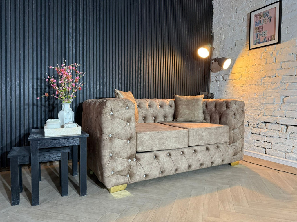 Luxury Chesterfield Style 2 Seater Sofa – Plush Velvet Finish 🛋️