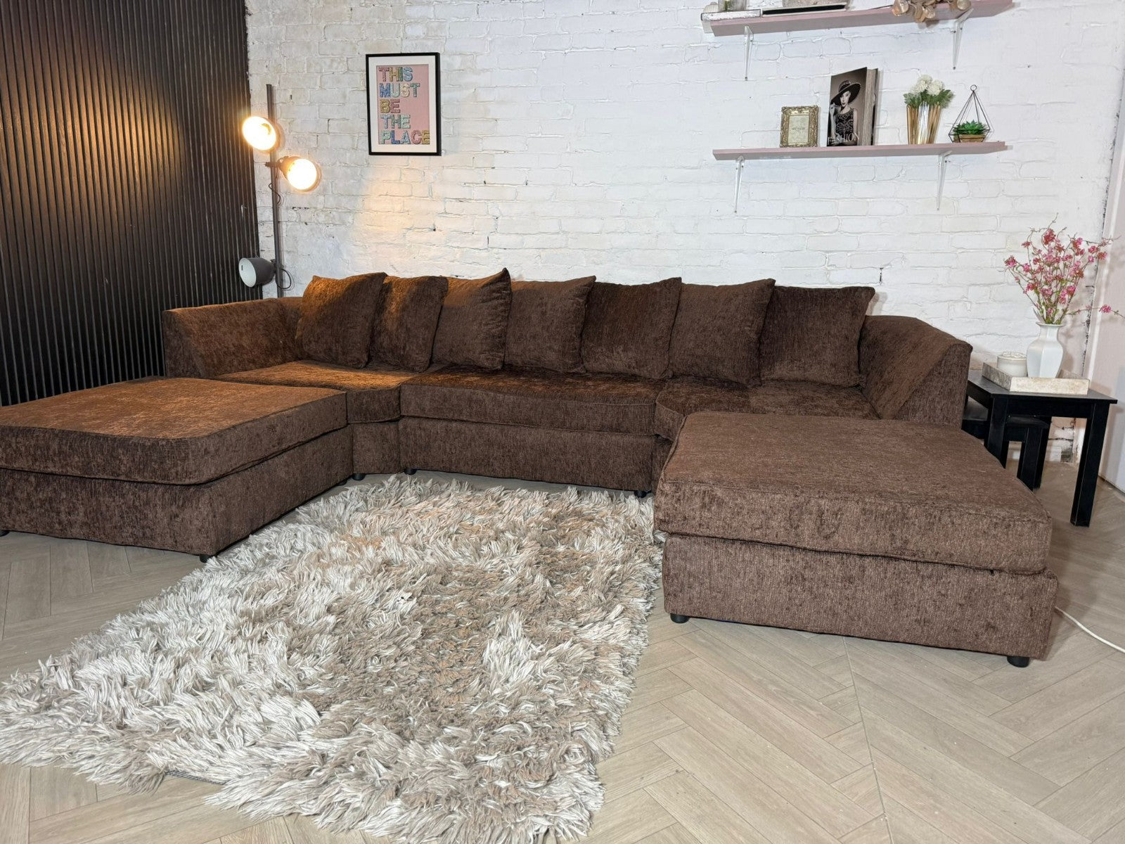 New Stock! BRAND NEW Chocolate U Shape Corner Sofa 🤎