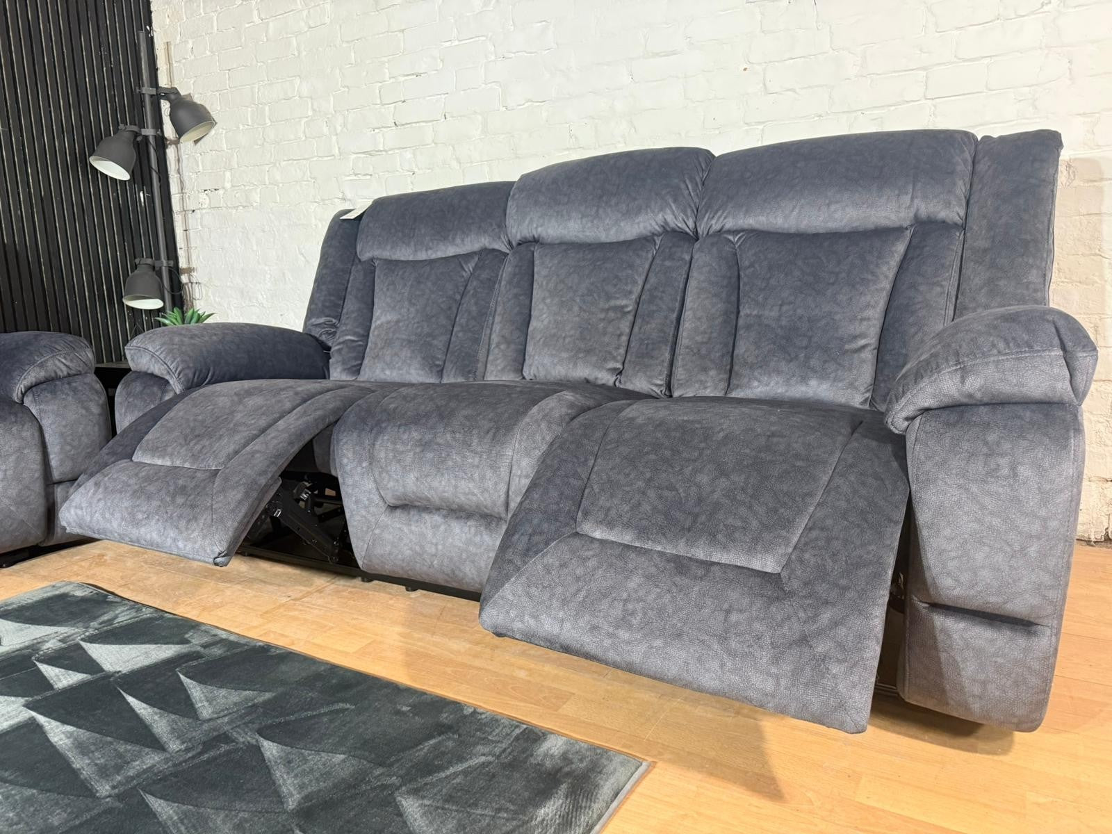 New Stock! High Street Brand SCS Sorrento Style Fabric 3&2 Manual Recliner Sofa