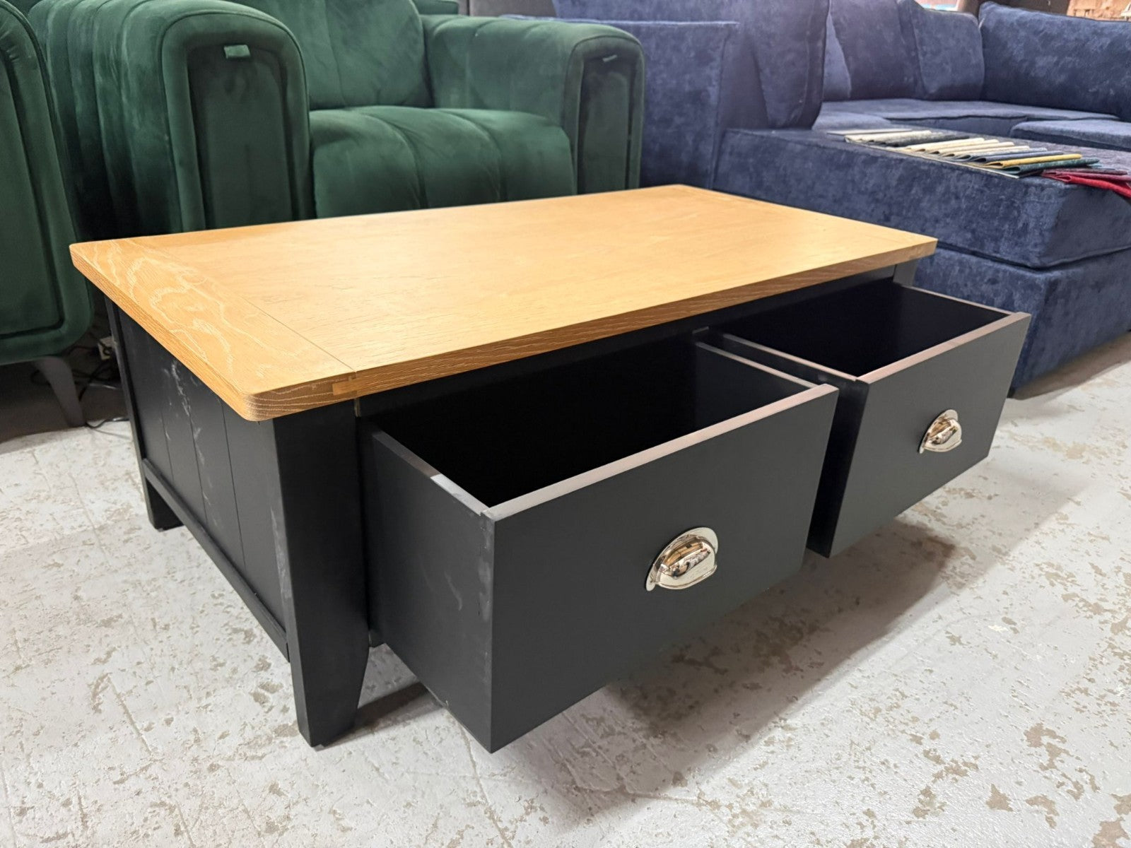 New Stock! HIGH STREET BRAND DFS Country Living “Sloane” Coffee Table ✨