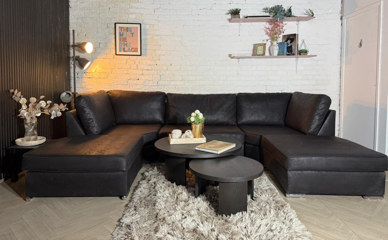 RRP £999 – Black Leather U-Shape Corner Sofa (310 x 190 x 190cm)