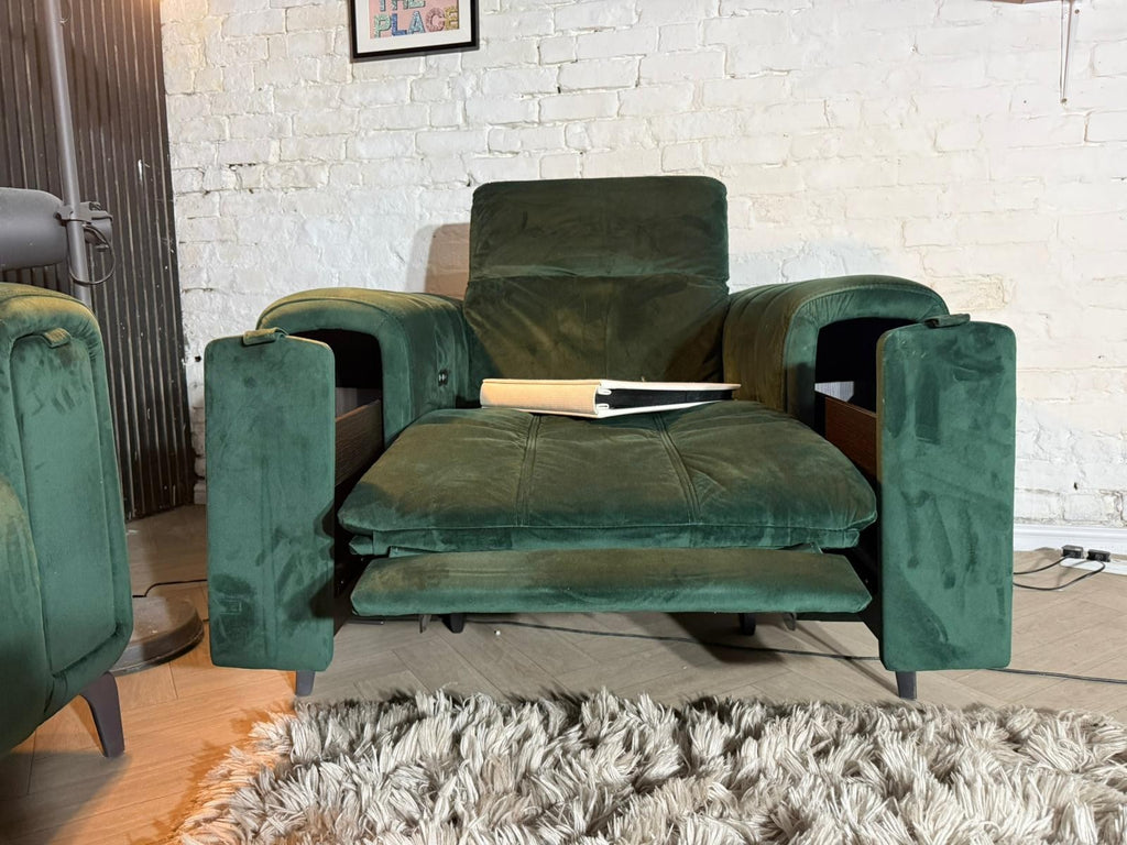 New Stock! HIGH STREET BRAND DFS Torren Power Storage Arm Recliner Chair 🛋️