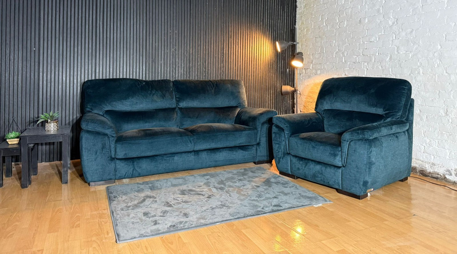 New Stock! HIGH STREET BRAND – SCS Poltronesofà Sofa & Armchair Set