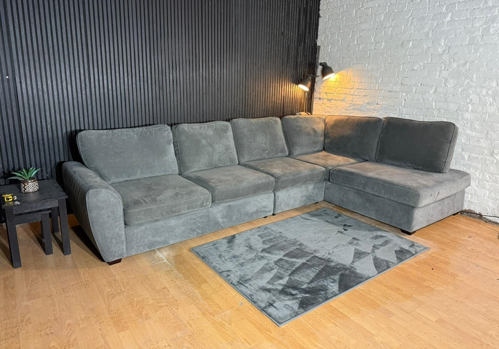 New Stock! High Street Brand DFS Orka Extra Large Corner Sofa – Grey