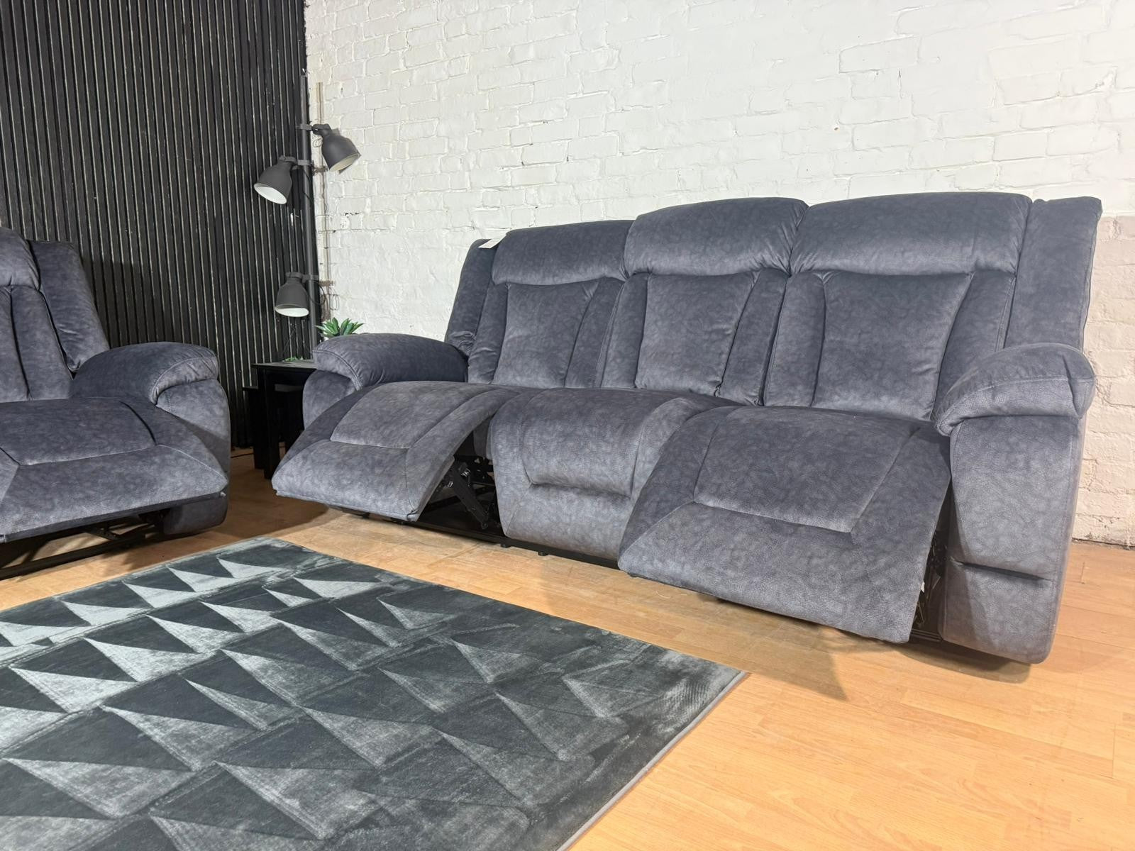 New Stock! High Street Brand SCS Sorrento Style Fabric 3&2 Manual Recliner Sofa