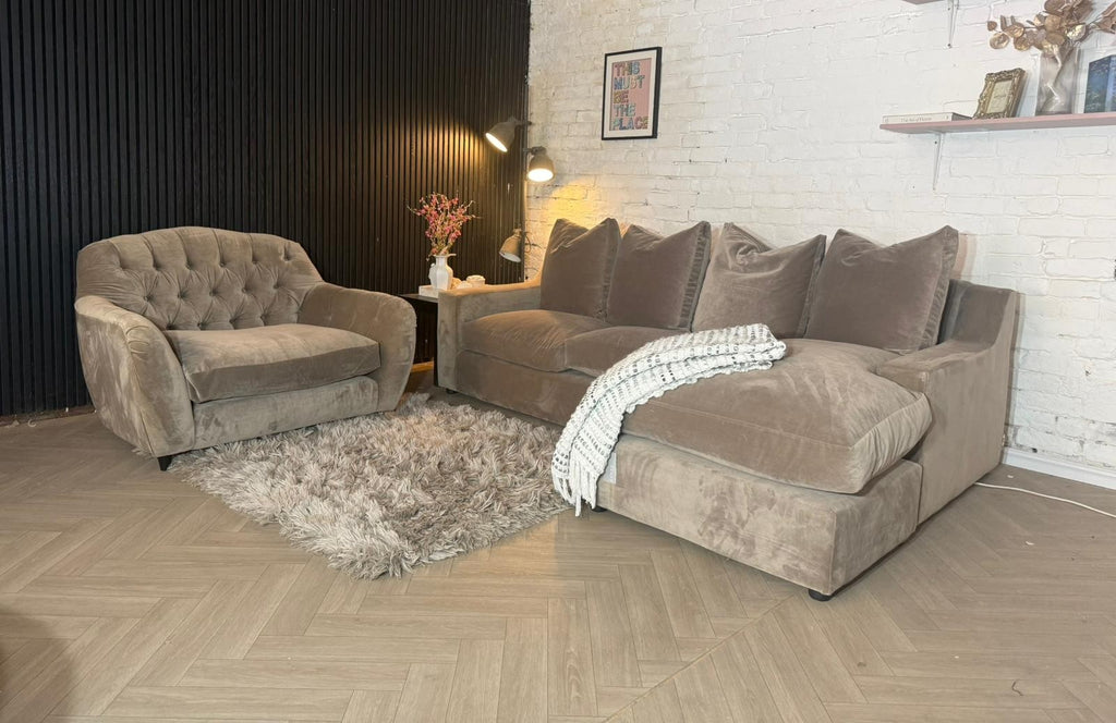 Loaf Oscar Chaise Sofa & Matching Chesterfield Armchair – Mocha – 253 x 170cm