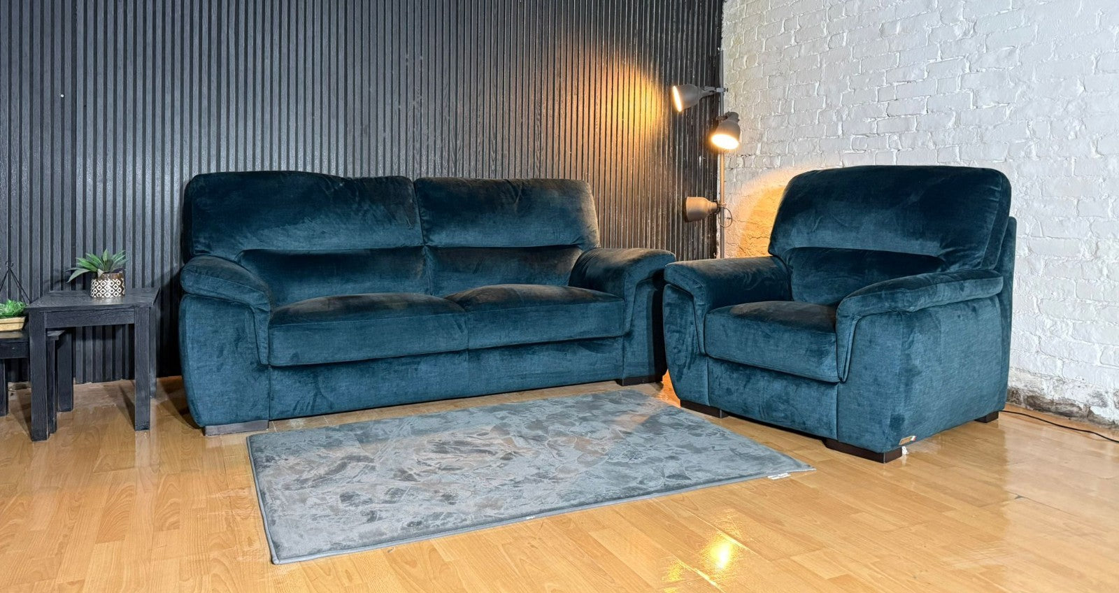 New Stock! HIGH STREET BRAND – SCS Poltronesofà Sofa & Armchair Set