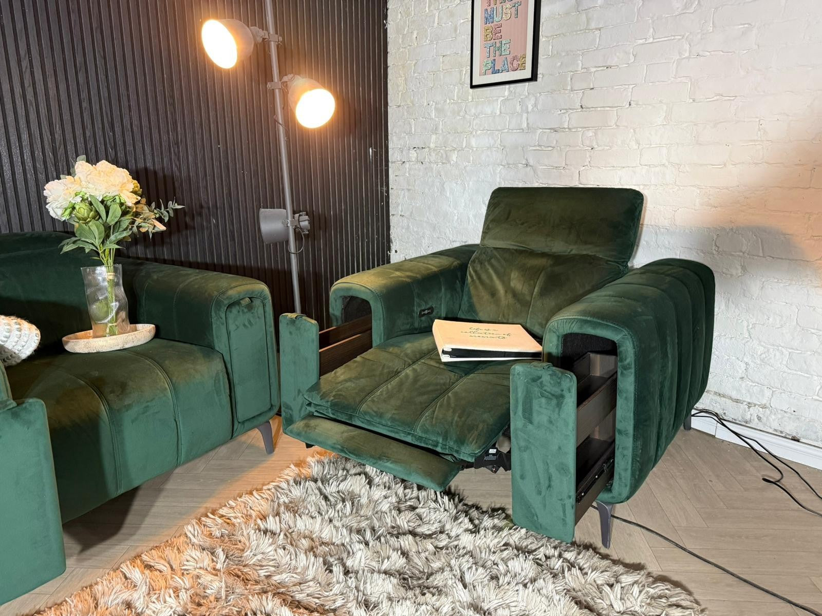 New Stock! HIGH STREET BRAND DFS Torren Power Storage Arm Recliner Chairs 🛋️