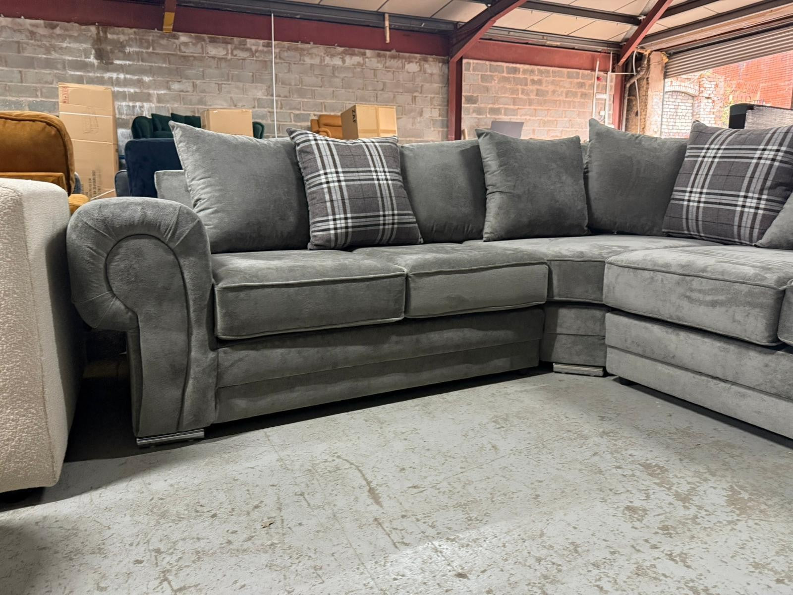 Grey Verona Scatterback Corner Sofa – Brand New