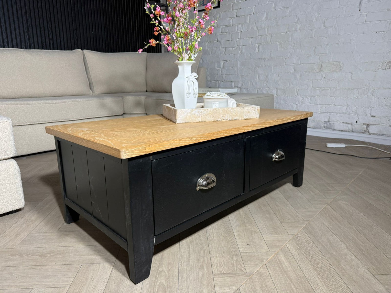 New Stock! HIGH STREET BRAND DFS Country Living “Sloane” Coffee Table ✨