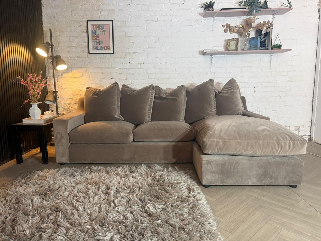 Loaf Oscar Chaise Sofa & Matching Chesterfield Armchair – Mocha – 253 x 170cm