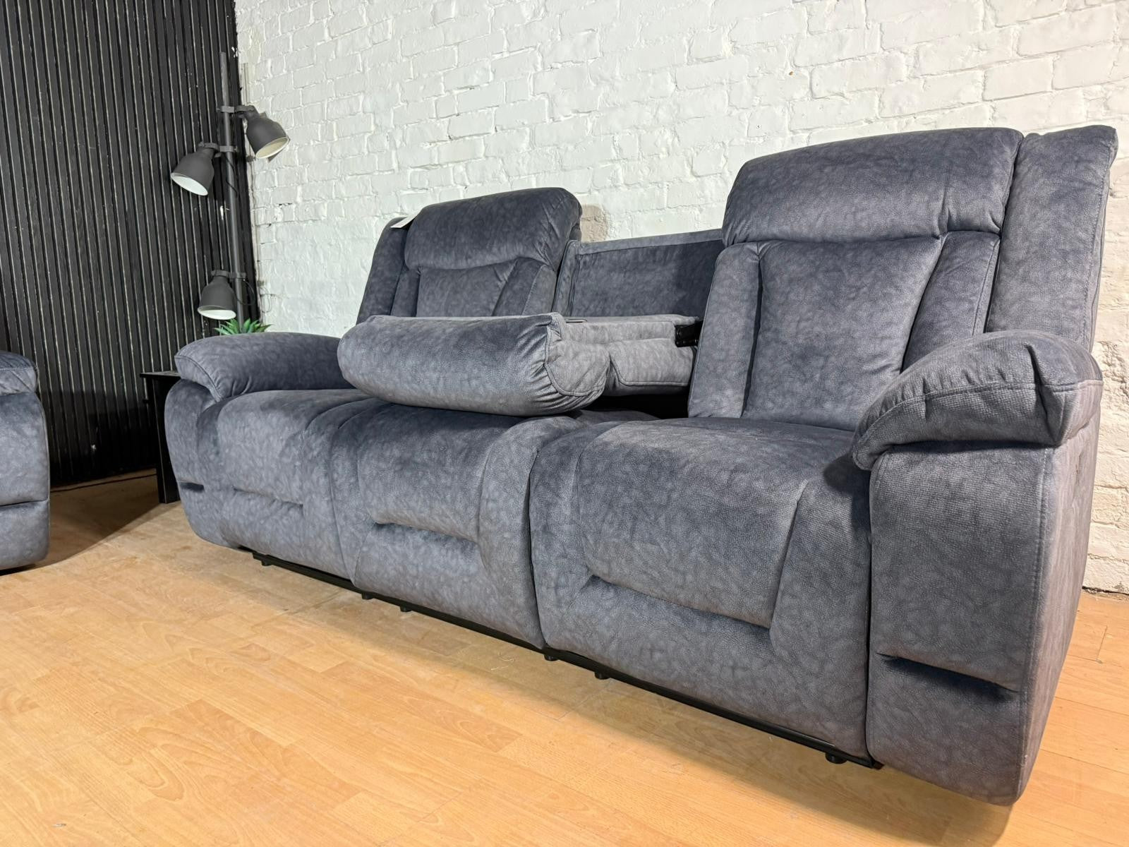 New Stock! High Street Brand SCS Sorrento Style Fabric 3&2 Manual Recliner Sofa