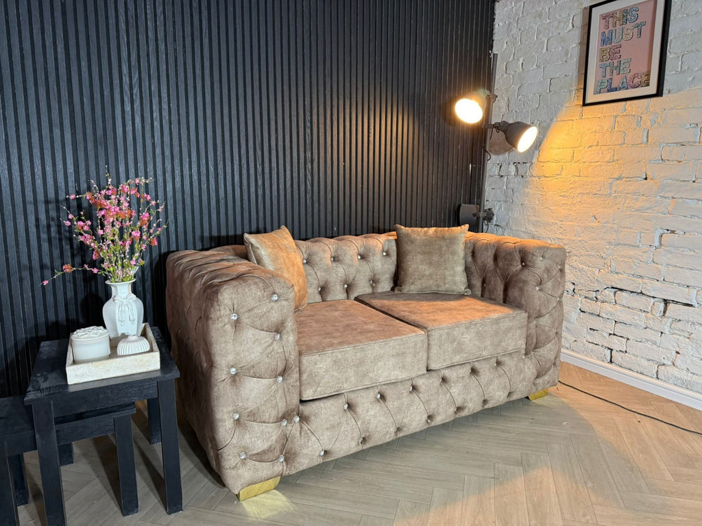 Luxury Chesterfield Style 2 Seater Sofa – Plush Velvet Finish 🛋️