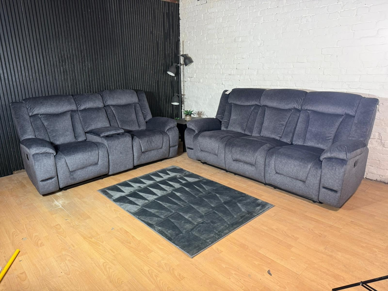 New Stock! High Street Brand SCS Sorrento Style Fabric 3&2 Manual Recliner Sofa
