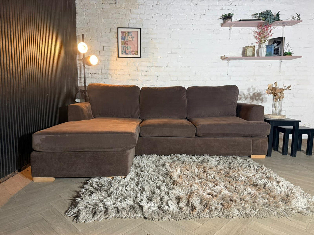 Stunning DFS Freya Corner Sofa in a gorgeous mocha/chocolate brown fabric 😍